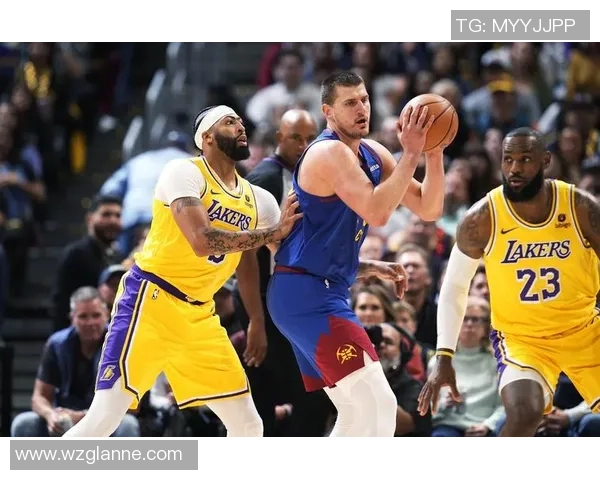 鹈鹕与湖人激战正酣双方争夺季后赛席位的关键对决分析